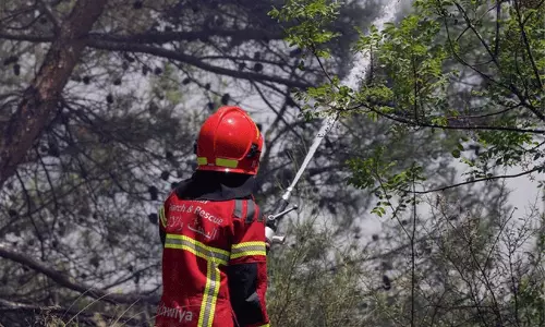 സ്പെയിനിലെ കാട്ടുതീ: രക്ഷാപ്രവർത്തനങ്ങൾക്ക് കരുത്തേകി ഖത്തർ സംഘം സ്പെയിനിലെ കാട്ടുതീ: രക്ഷാപ്രവർത്തനങ്ങൾക്ക് കരുത്തേകി ഖത്തർ സംഘം
