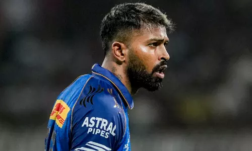 ഹാർദിക് പാണ്ഡ്യ മുംബൈ ഇന്ത്യൻസ് വിടുമോ; താരക്കൈമാറ്റ അഭ്യൂഹങ്ങളിൽ വിശദീകരണവുമായി ഫ്രാഞ്ചൈസി
