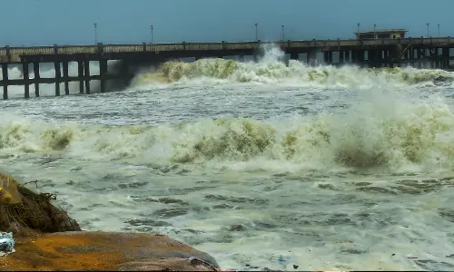 തോരാ ദുരിതം; മഴയിൽ കനത്ത നഷ്ടം, അഞ്ച് മരണംകൂടി തോരാ ദുരിതം; മഴയിൽ കനത്ത നഷ്ടം, അഞ്ച് മരണംകൂടി