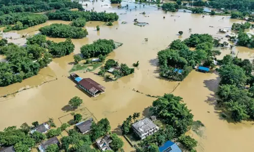 അസം പ്രളയം: മരണസംഖ്യ 82 ആയി; 1.78 ലക്ഷം പേർ ദുരിതത്തിൽ അസം പ്രളയം: മരണസംഖ്യ 82 ആയി; 1.78 ലക്ഷം പേർ ദുരിതത്തിൽ