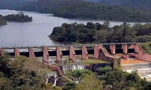 മുല്ലപ്പെരിയാർ: രണ്ടു ദിവസംകൊണ്ട് ജലനിരപ്പ് ഉയർന്നത് അഞ്ച് അടി മുല്ലപ്പെരിയാർ: രണ്ടു ദിവസംകൊണ്ട് ജലനിരപ്പ് ഉയർന്നത് അഞ്ച് അടി