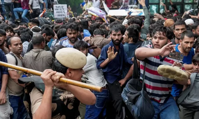 Police against students protest Police against students protest