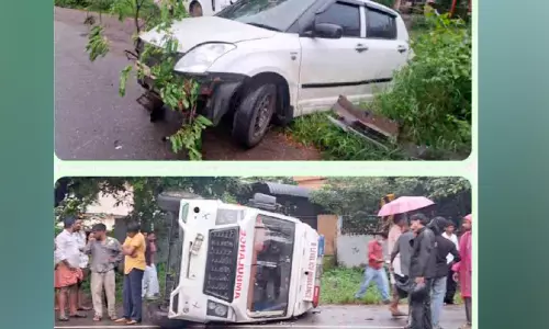 പാലക്കാട് ലക്കിടിയിൽ ആംബുലൻസും കാറും കൂട്ടിയിടിച്ചു; യാത്രക്കാർ രക്ഷപ്പെട്ടു പാലക്കാട് ലക്കിടിയിൽ ആംബുലൻസും കാറും കൂട്ടിയിടിച്ചു; യാത്രക്കാർ രക്ഷപ്പെട്ടു