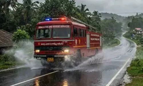 വെള്ളത്തിനടിയിൽ നിന്ന് പ്രകാശം കാണുന്നതായി ഫോൺ സന്ദേശം; ആദ്യം ആശങ്ക, പിന്നെ ആകാംക്ഷ, ഒടുവിൽ ആശ്വാസം