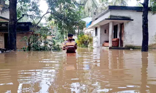 പ്രളയത്തിലമർന്ന് തിരുവല്ലയിലെ അപ്പർ കുട്ടനാട് പ്രദേശങ്ങൾ