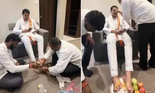Nana Patole Feet Washing Video