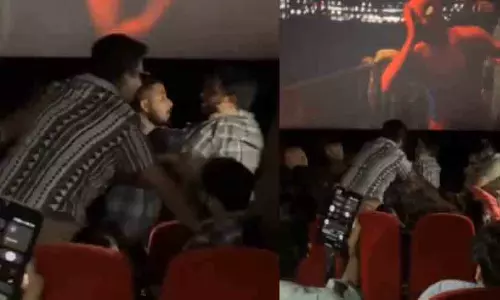 തിയറ്ററിൽ സിനിമയുടെ സസ്‌പെൻസ് വിളിച്ചുപറഞ്ഞു; യുവാവിന് കാണികളുടെ മർദനം