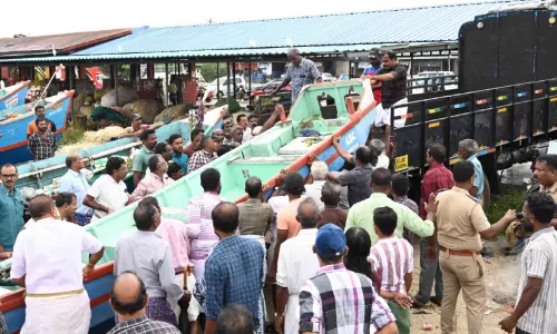 പ്രളയമുഖത്തേക്ക് വീണ്ടും കൊല്ലത്തിന്റെ നാവികപ്പട; മത്സ്യത്തൊഴിലാളികൾ പത്തനംതിട്ടയിലേക്ക്