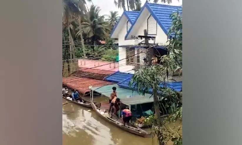 മഴ; പത്തനംതിട്ടയിൽ സ്ഥിതി അതിഗുരുതരം മഴ; പത്തനംതിട്ടയിൽ സ്ഥിതി അതിഗുരുതരം