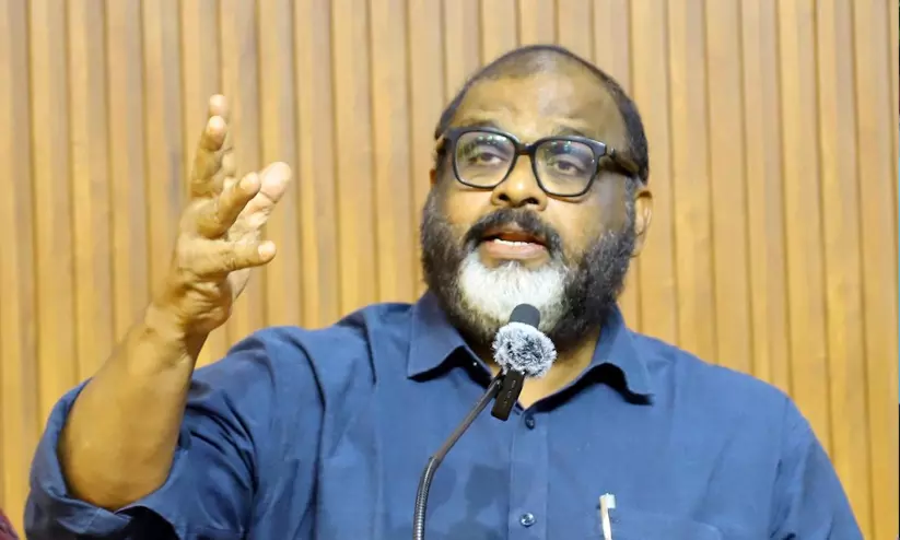 സൗജന്യയാത്രയെ കുറിച്ച് വിവാദ പരാമർശം: വിശദീകരണവുമായി മന്ത്രി സി.പി. ജോൺ സൗജന്യയാത്രയെ കുറിച്ച് വിവാദ പരാമർശം: വിശദീകരണവുമായി മന്ത്രി സി.പി. ജോൺ