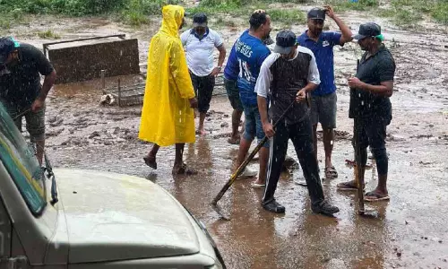 കണക്കില്ലാ നഷ്ടം; എവിടെ തുടങ്ങണം, എന്തെടുക്കണം   എന്നറിയാതെ വ്യാപാരികൾ