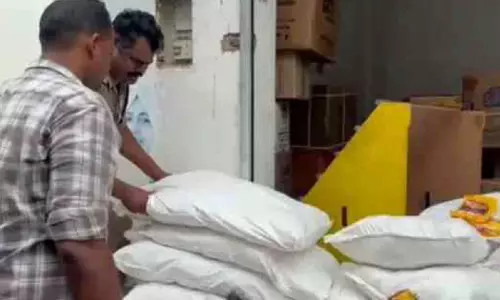 വന് ലഹരിവേട്ട; 36 ലക്ഷത്തിലേറെ വിലവരുന്ന ലഹരിവസ്തുക്കള് പിടികൂടി വന് ലഹരിവേട്ട; 36 ലക്ഷത്തിലേറെ വിലവരുന്ന ലഹരിവസ്തുക്കള് പിടികൂടി