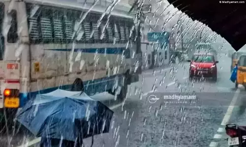 ഏഴുജില്ലകളിൽ കനത്ത മഴ, റെഡ് അലർട്ട്; നാലുജില്ലകളിൽ കടലാക്രമണത്തിന് സാധ്യത