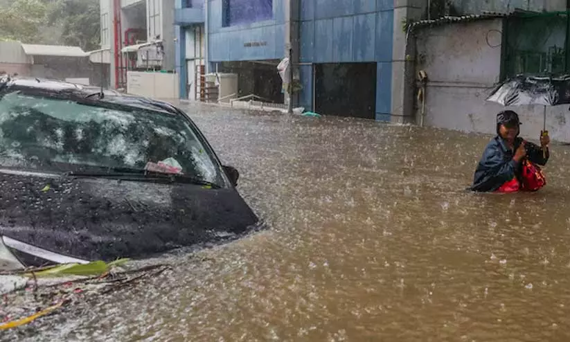 നിങ്ങളുടെ കാർ ഇൻഷുറൻസ് പോളിസി വെള്ളപ്പൊക്കം മൂലമുള്ള നാശനഷ്ടങ്ങൾ കവർ ചെയ്യുമോ? നിങ്ങളുടെ കാർ ഇൻഷുറൻസ് പോളിസി വെള്ളപ്പൊക്കം മൂലമുള്ള നാശനഷ്ടങ്ങൾ കവർ ചെയ്യുമോ?