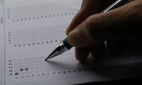 നീറ്റ് പരീക്ഷയുടെ ഉത്തരങ്ങളിൽ പൊരുത്തക്കേട്: സുപ്രീംകോടതിയെ സമീപിച്ച് ആറ് വിദ്യാർഥികൾ