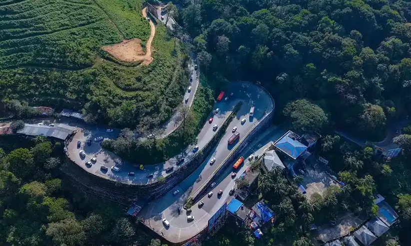 അതിജീവനത്തിന്റെ പച്ചപ്പിലേക്ക് ഒരു തിരിച്ചുനടപ്പ്; വയനാട് വീണ്ടും സഞ്ചാരികളെ സ്വാഗതം ചെയ്യുന്നു അതിജീവനത്തിന്റെ പച്ചപ്പിലേക്ക് ഒരു തിരിച്ചുനടപ്പ്; വയനാട് വീണ്ടും സഞ്ചാരികളെ സ്വാഗതം ചെയ്യുന്നു