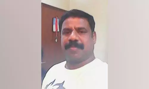 തൃശൂർ സ്വദേശി ഹൃദയാഘാതം മൂലം സുഹാറിൽ നിര്യാതനായി തൃശൂർ സ്വദേശി ഹൃദയാഘാതം മൂലം സുഹാറിൽ നിര്യാതനായി
