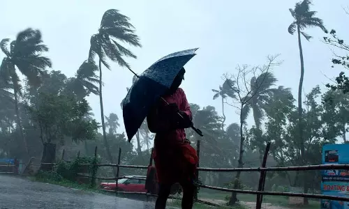 കണ്ണൂരിലും അവധി; ആറ് ജില്ലകളിലെ വിദ്യാഭ്യാസ സ്ഥാപനങ്ങൾക്ക് നാളെ അവധി കണ്ണൂരിലും അവധി; ആറ് ജില്ലകളിലെ വിദ്യാഭ്യാസ സ്ഥാപനങ്ങൾക്ക് നാളെ അവധി