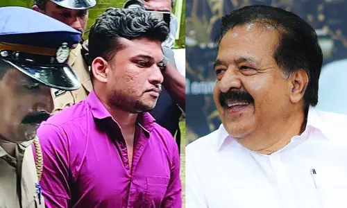 അർജുൻ ആയങ്കിക്ക് മറുപടിയുമായി ചെന്നിത്തല: ‘ഇനി എന്താ വരാൻപോകുന്നതെന്ന് നിങ്ങൾ നോക്കിയാൽ മതി’ അർജുൻ ആയങ്കിക്ക് മറുപടിയുമായി ചെന്നിത്തല: ‘ഇനി എന്താ വരാൻപോകുന്നതെന്ന് നിങ്ങൾ നോക്കിയാൽ മതി’