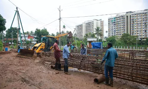 സിയാൽ സജ്ജം; തീവ്ര മഴയെ നേരിടാൻ ഓപറേഷൻ പ്രവാഹ് അതിവേഗം പുരോഗമിക്കുന്നു സിയാൽ സജ്ജം; തീവ്ര മഴയെ നേരിടാൻ ഓപറേഷൻ പ്രവാഹ് അതിവേഗം പുരോഗമിക്കുന്നു