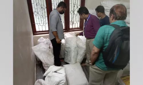വീട്ടിൽ സൂക്ഷിച്ച ഒന്നര ടൺ നിരോധിത പ്ലാസ്റ്റിക് പിടികൂടി