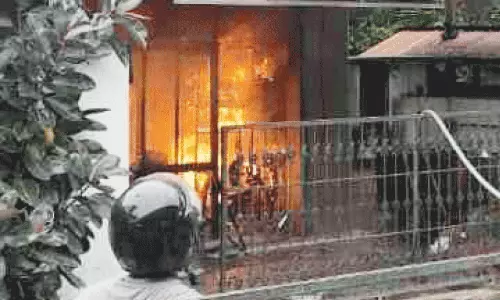 തളിക്കുളം പത്താംകല്ലിൽ ഓയിൽ മിൽ കത്തിനശിച്ചു; 25 ലക്ഷത്തിന്റെ നഷ്ടം