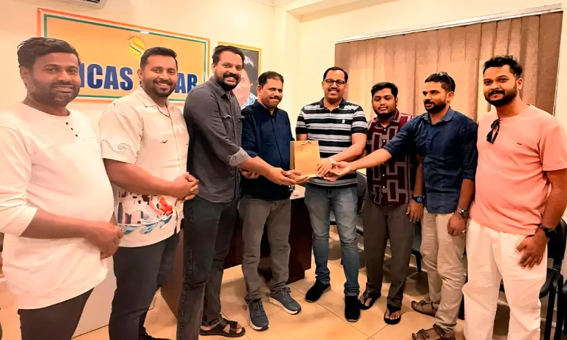 ഫിഫ ലോക കപ്പ് പ്രവചന മത്സരം: വിജയിക്ക് സമ്മാനം കൈമാറി ഫിഫ ലോക കപ്പ് പ്രവചന മത്സരം: വിജയിക്ക് സമ്മാനം കൈമാറി