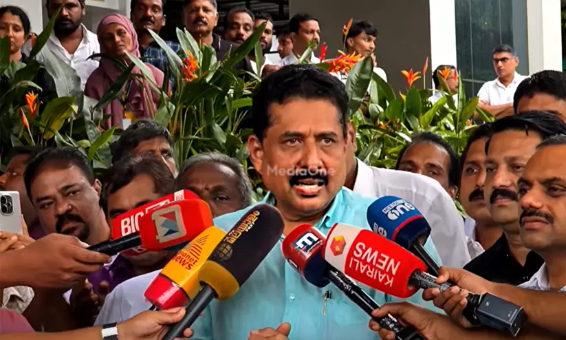വന്ദേമാതരം ഉത്തരവ് രാജ്ഭവന്റെ നിർദ്ദേശപ്രകാരം; പി.എം ശ്രീയിൽ കൂടുതൽ ചർച്ചകൾ നടക്കും -വിദ്യാഭ്യാസ മന്ത്രി വന്ദേമാതരം ഉത്തരവ് രാജ്ഭവന്റെ നിർദ്ദേശപ്രകാരം; പി.എം ശ്രീയിൽ കൂടുതൽ ചർച്ചകൾ നടക്കും -വിദ്യാഭ്യാസ മന്ത്രി