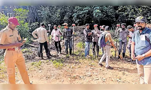 പടിഞ്ഞാറത്തറ-പൂഴിത്തോട് ബദൽ റോഡ്; പന്തൽ പൊളിക്കാം, സമരം പൊളിക്കാനാവില്ല പടിഞ്ഞാറത്തറ-പൂഴിത്തോട് ബദൽ റോഡ്; പന്തൽ പൊളിക്കാം, സമരം പൊളിക്കാനാവില്ല