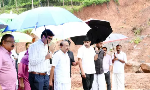 പാണക്കാട്ടെ മണ്ണിടിച്ചിൽ; സ്ഫോടക വസ്തു ഉപയോഗിച്ചത് അനുമതിയില്ലാതെ -മന്ത്രി കുഞ്ഞാലിക്കുട്ടി പാണക്കാട്ടെ മണ്ണിടിച്ചിൽ; സ്ഫോടക വസ്തു ഉപയോഗിച്ചത് അനുമതിയില്ലാതെ -മന്ത്രി കുഞ്ഞാലിക്കുട്ടി