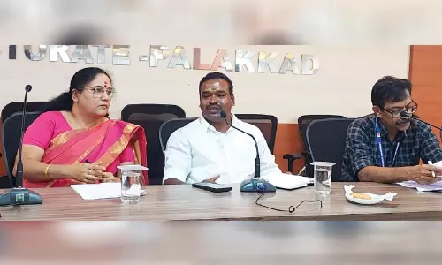 കിടപ്പുരോഗികൾക്ക് റേഷൻ വീടുകളിലെത്തിക്കാൻ നിർദേശം കിടപ്പുരോഗികൾക്ക് റേഷൻ വീടുകളിലെത്തിക്കാൻ നിർദേശം