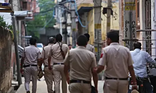 പാകിസ്താന്റെ ഹണിട്രാപിൽ പെട്ട്  രഹസ്യ വിവരങ്ങൾ ചോർത്തി; ഇന്ത്യൻ വ്യോമസേനാ കമാൻഡർ അറസ്റ്റിൽ