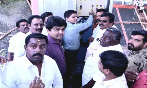 മുല്ലപ്പെരിയാർ ഡാമിന്റെ ഷട്ടറുകൾ തുറന്നു: തമിഴ്നാട്ടിലേക്ക് തുറന്നുവിട്ടത് സെക്കൻഡിൽ 350 ഘന അടി ജലം മുല്ലപ്പെരിയാർ ഡാമിന്റെ ഷട്ടറുകൾ തുറന്നു: തമിഴ്നാട്ടിലേക്ക് തുറന്നുവിട്ടത് സെക്കൻഡിൽ 350 ഘന അടി ജലം
