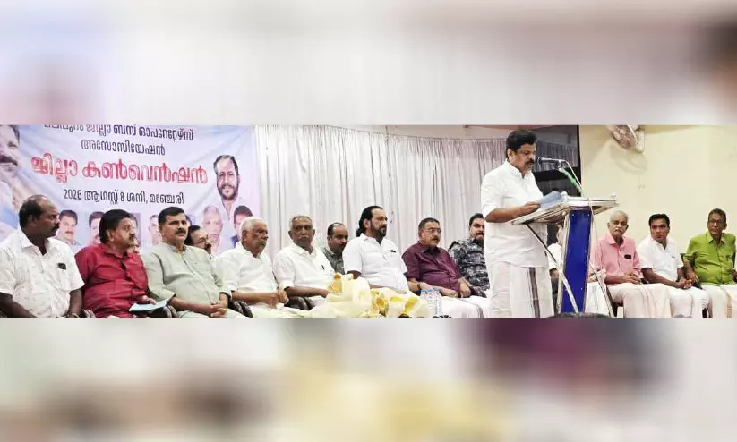 സ്വകാര്യ ബസ് വ്യവസായം സംരക്ഷിക്കും -മന്ത്രി സ്വകാര്യ ബസ് വ്യവസായം സംരക്ഷിക്കും -മന്ത്രി