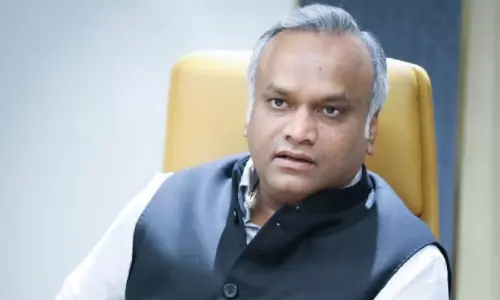 അനധികൃത കുടിയേറ്റം; പ്രശ്നം പരിഹരിക്കുന്നതിൽ വിട്ടുവീഴ്ചയില്ല -പ്രിയങ്ക് ഖാർഗെ അനധികൃത കുടിയേറ്റം; പ്രശ്നം പരിഹരിക്കുന്നതിൽ വിട്ടുവീഴ്ചയില്ല -പ്രിയങ്ക് ഖാർഗെ