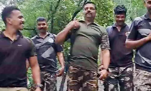കു​രി​ശു​മ​ല അ​ടി​വാ​രം പു​ലി​പ്പേ​ടി​യി​ല്‍ ബാ​ല​രാ​ജി​ന്റെ വ​ള​ര്‍ത്തു​നാ​യെ പു​ലി കൊ​ണ്ടു​പോ​യി