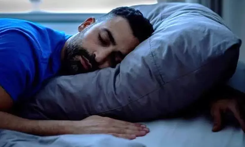 ഉറങ്ങാൻ കിടന്നാൽ മാത്രം പോരാ, നല്ല ഉറക്കം ലഭിക്കണം; ദിനചര്യയിൽ ഈ മാറ്റങ്ങൾ വരുത്താം ഉറങ്ങാൻ കിടന്നാൽ മാത്രം പോരാ, നല്ല ഉറക്കം ലഭിക്കണം; ദിനചര്യയിൽ ഈ മാറ്റങ്ങൾ വരുത്താം