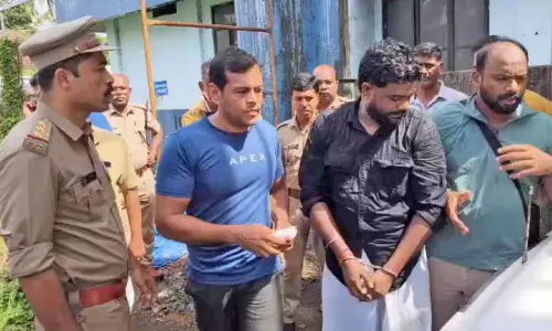 വോൾവോ ബസിൽ കടത്താൻ ശ്രമിച്ച എം.ഡി.എം.എയുമായി യുവാവ് പിടിയിൽ വോൾവോ ബസിൽ കടത്താൻ ശ്രമിച്ച എം.ഡി.എം.എയുമായി യുവാവ് പിടിയിൽ