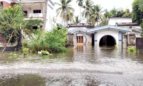 മഴ ശമിച്ചു, ദുരിതം ശമിച്ചില്ല- അപ്പർ കുട്ടനാട് ഇനിയും വെള്ളത്തിൽ