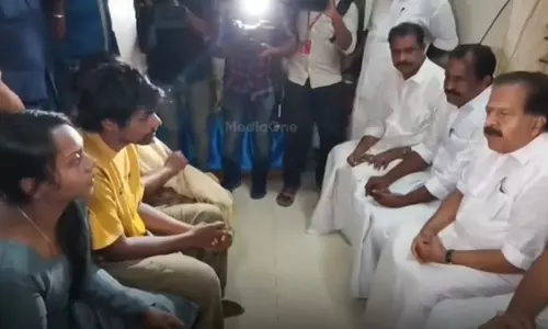 10 ദിവസമായിട്ടും മന്ത്രി എന്തുകൊണ്ട് വന്നില്ല?: തിരച്ചിലിന് പ്രാധാന്യം കൊടുത്തെന്ന് മന്ത്രി ഗഫൂർ; കോസ്റ്റൽ പൊലീസിന് പരിമിതിയുണ്ടെന്ന് ചെന്നിത്തല