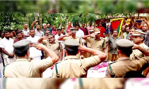 പാപ്പാൻ മോഹനൻ നായർക്ക് നാടിന്റെ അന്ത്യാഞ്ജലി