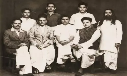 ചരിത്രത്തിൽ സവർക്കറുടെ സ്ഥാനം എന്താണ്?