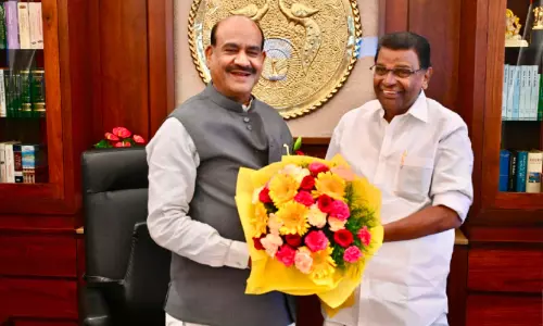 തിരുവഞ്ചൂർ രാധാകൃഷ്ണൻ ഓം ബിർളയുമായി കൂടിക്കാഴ്ച നടത്തി തിരുവഞ്ചൂർ രാധാകൃഷ്ണൻ ഓം ബിർളയുമായി കൂടിക്കാഴ്ച നടത്തി