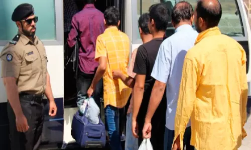 തൊഴിൽ നിയമലംഘനം; ഒമാനിൽ 2,944 പ്രവാസി തൊഴിലാളികളെ നാടുകടത്തി തൊഴിൽ നിയമലംഘനം; ഒമാനിൽ 2,944 പ്രവാസി തൊഴിലാളികളെ നാടുകടത്തി