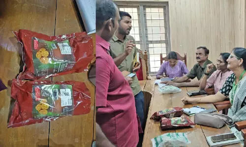 അംഗൻവാടിയിൽ വ്യാജ ശർക്കര വിതരണം ചെയ്ത സംഭവം; വിദഗ്ധ സംഘം പരിശോധന നടത്തി അംഗൻവാടിയിൽ വ്യാജ ശർക്കര വിതരണം ചെയ്ത സംഭവം; വിദഗ്ധ സംഘം പരിശോധന നടത്തി