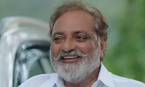 ‘പറിക്കാന്‍ മാങ്ങ, മുറിക്കാന്‍ മരം, കളിക്കാന്‍ മെസി, പറ്റിക്കാന്‍ മലയാളി’; പിക് അപ്പ് ലൈൻ പരിഹാസവുമായി ജോയ് മാത്യു