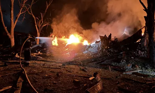 റഷ്യൻ ആക്രമണം: ഏഴ് പേർ കൊല്ലപ്പെട്ടു; മോസ്കോ ഉത്തരകൊറിയൻ ബാലിസ്റ്റിക് മിസൈലുകൾ ഉപയോഗിച്ചെന്ന് സെലൻസ്കി