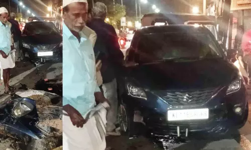റി​ഫ്ല​ക്ട​റി​ല്ലാ​ത്ത ഡി​വൈ​ഡ​റി​ൽ കാ​ർ പാ​ഞ്ഞു​ക​യ​റി; എം.​​ജി റോ​​ഡ് ജ​ങ്ഷ​നി​ൽ വീ​ണ്ടും അ​പ​ക​ട​ക്കെ​ണി​