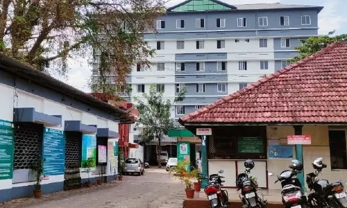 തൊടുപുഴ ജില്ല ആശുപത്രിക്ക് കർമപദ്ധതി; ആ​രോ​ഗ്യ​മ​ന്ത്രി​യു​ടെ അ​ധ്യ​ക്ഷ​ത​യി​ൽ അ​വ​ലോ​ക​ന യോ​ഗം ചേ​ർ​ന്നു