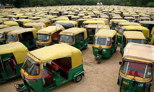 No Marathi No Licence Strict Rules for Auto Taxi Drivers in Maharashtra No Marathi No Licence Strict Rules for Auto Taxi Drivers in Maharashtra